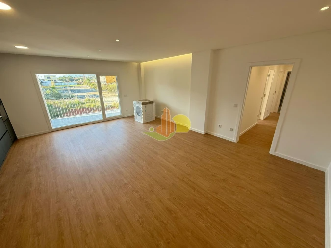 Apartamento T2 para Venda em Tavarede Foto 5