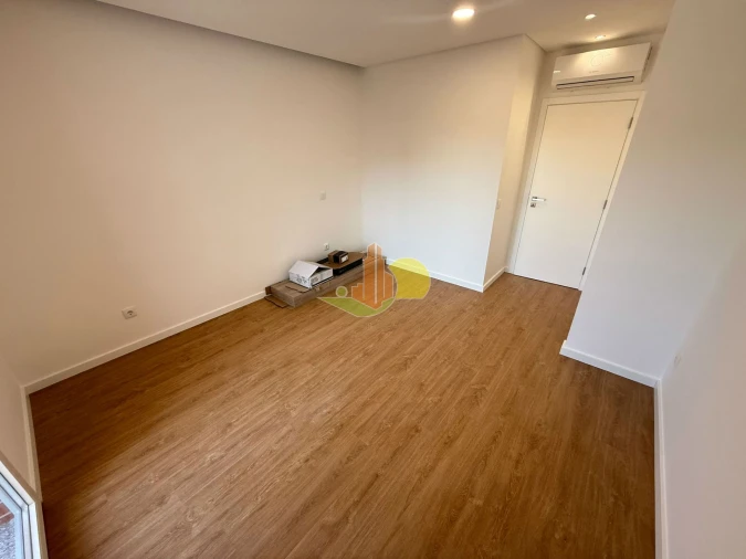 Apartamento T2 para Venda em Tavarede Foto 16