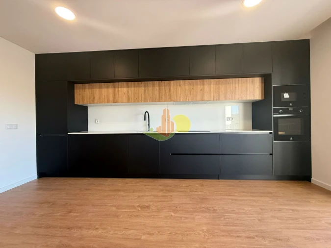 Apartamento T2 para Venda em Tavarede Foto 3