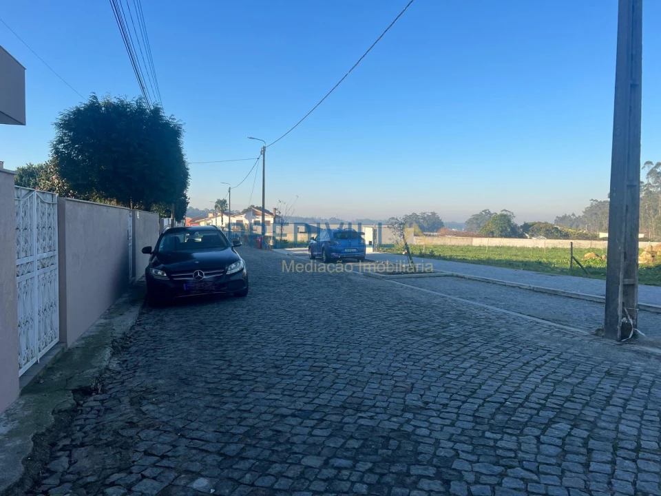 Terreno para Venda em Vilar e Mosteiró Foto 5