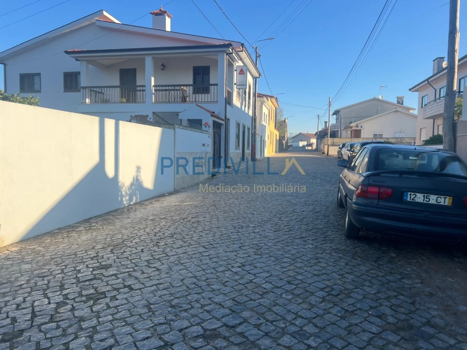 Terreno para Venda em Vilar e Mosteiró Foto 6