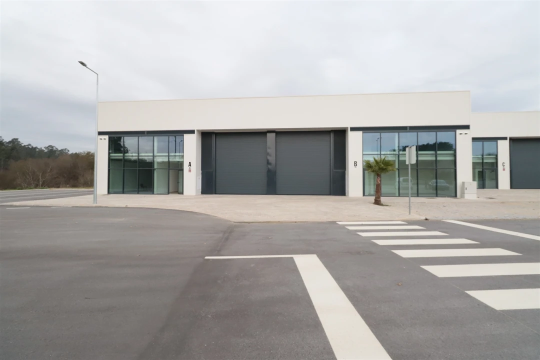 Armazém para Arrendamento em Rio Covo (Santa Eugenia) Foto 3