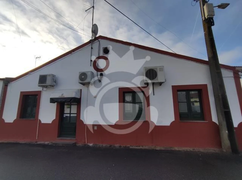 Negócio para Venda em Campo e Campinho Foto 3