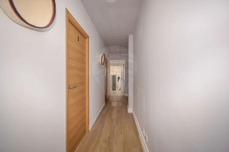 Moradia T7 para Venda em Venteira Foto 10