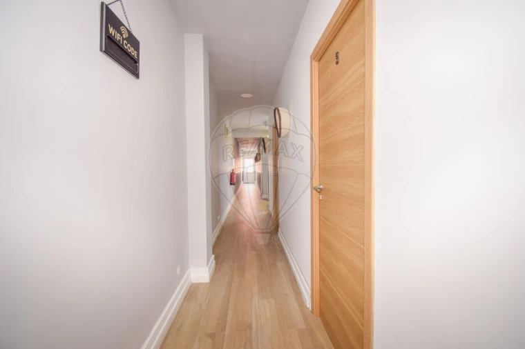 Moradia T7 para Venda em Venteira Foto 16