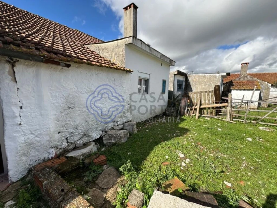 Moradia T2 para Venda em Alvados e Alcaria Foto 16