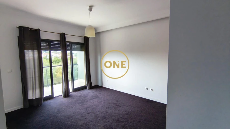 Apartamento T3 para Arrendamento em Corroios Foto 6