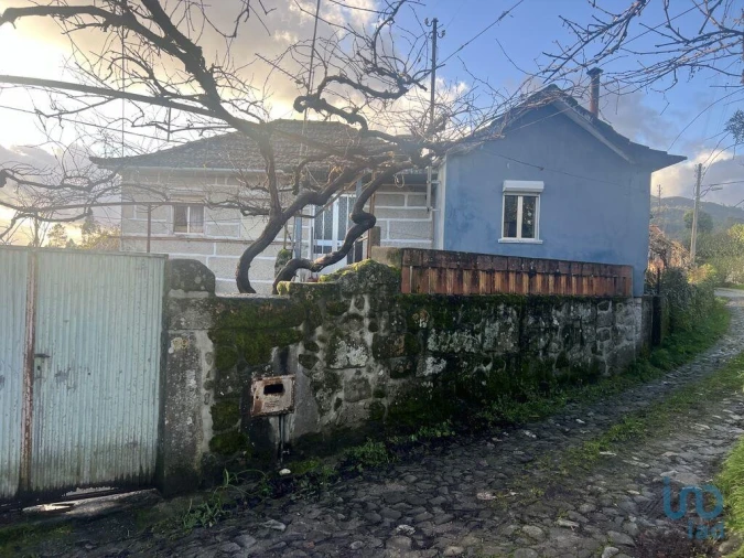 Moradia T3 para Venda em Santa Cruz da Trapa e São Cristóvão de Lafões Foto 1