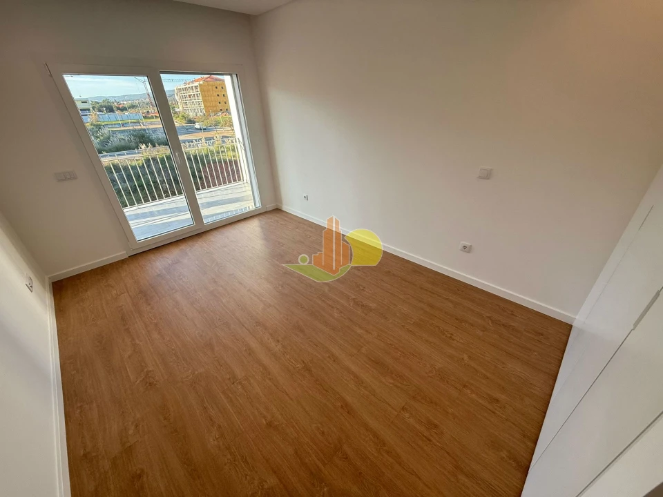 Apartamento T1 para Venda em Tavarede Foto 17