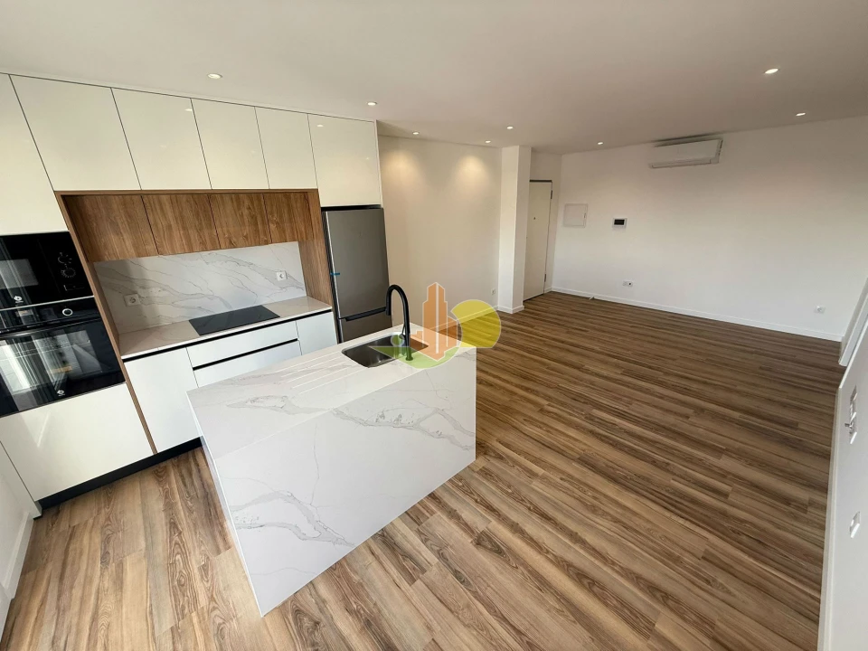Apartamento T1 para Venda em Tavarede Foto 1
