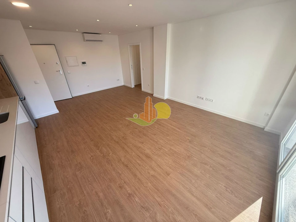 Apartamento T1 para Venda em Tavarede Foto 6