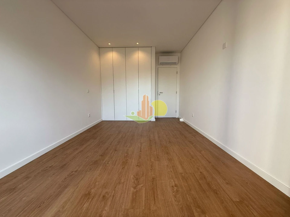 Apartamento T1 para Venda em Tavarede Foto 18