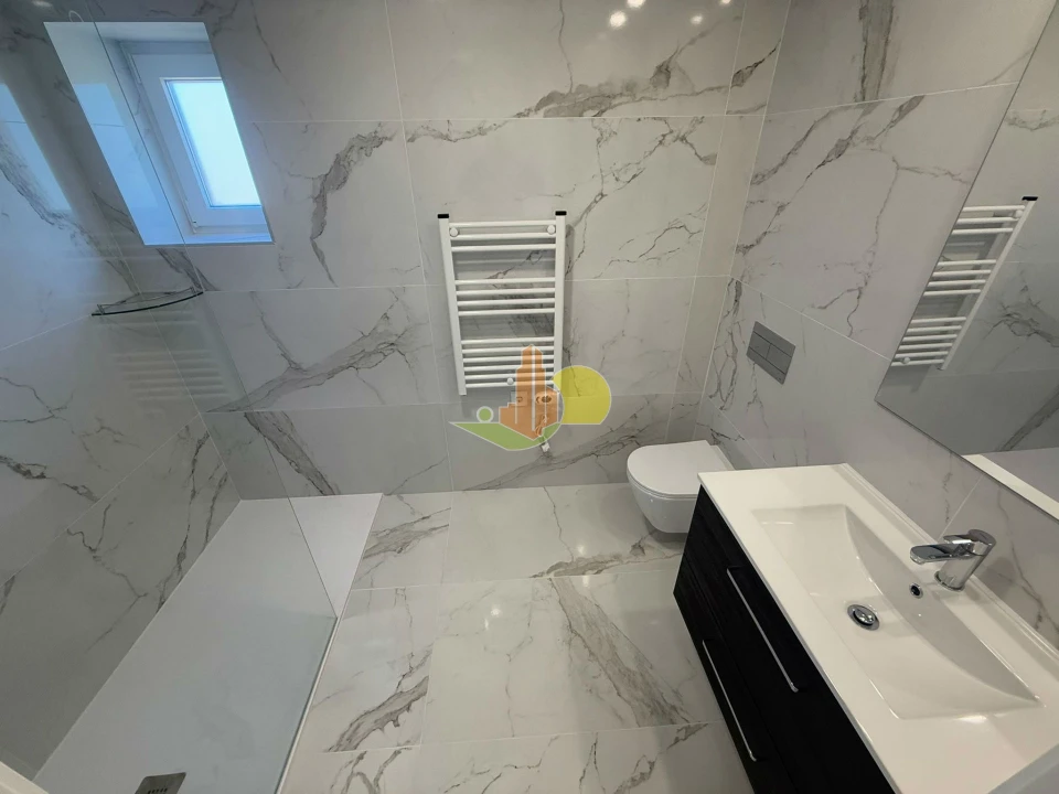 Apartamento T4 para Venda em Tavarede Foto 12