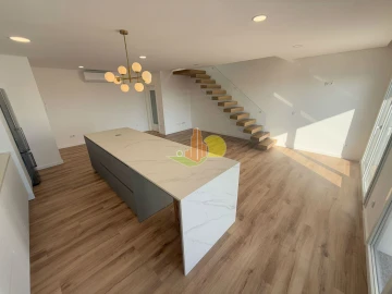 Apartamento T4 para Venda em Tavarede