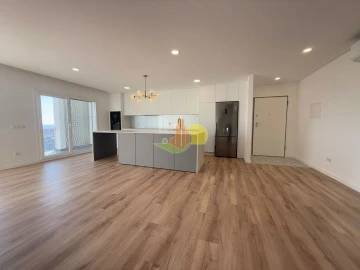 Apartamento T4 para Venda em Tavarede