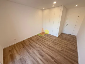 Apartamento T4 para Venda em Tavarede