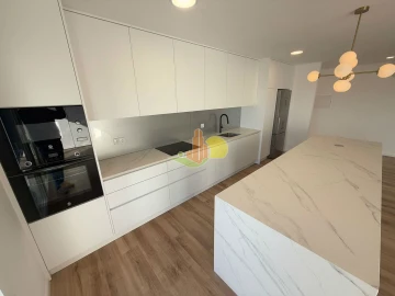 Apartamento T4 para Venda em Tavarede