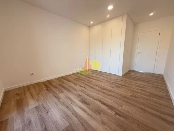 Apartamento T4 para Venda em Tavarede
