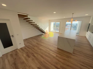 Apartamento T4 para Venda em Tavarede