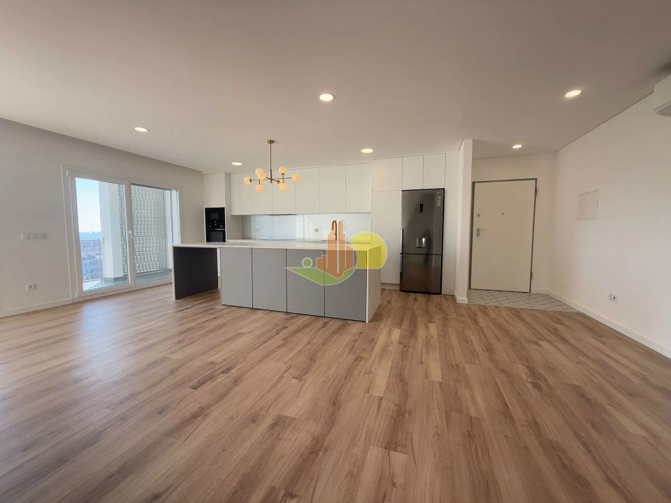 Apartamento T4 para Venda em Tavarede Foto 9