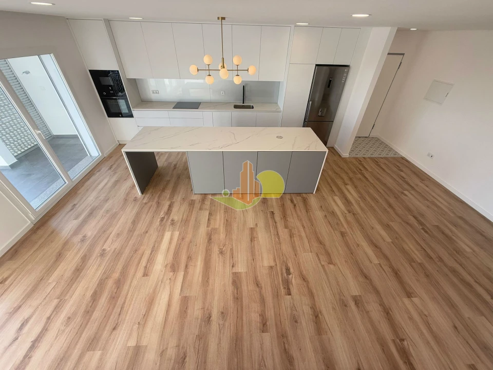 Apartamento T4 para Venda em Tavarede Foto 8