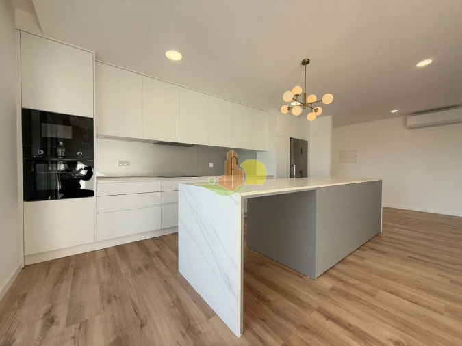 Apartamento T4 para Venda em Tavarede Foto 4