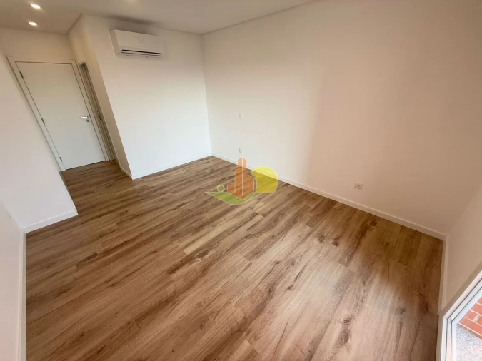 Apartamento T4 para Venda em Tavarede Foto 17