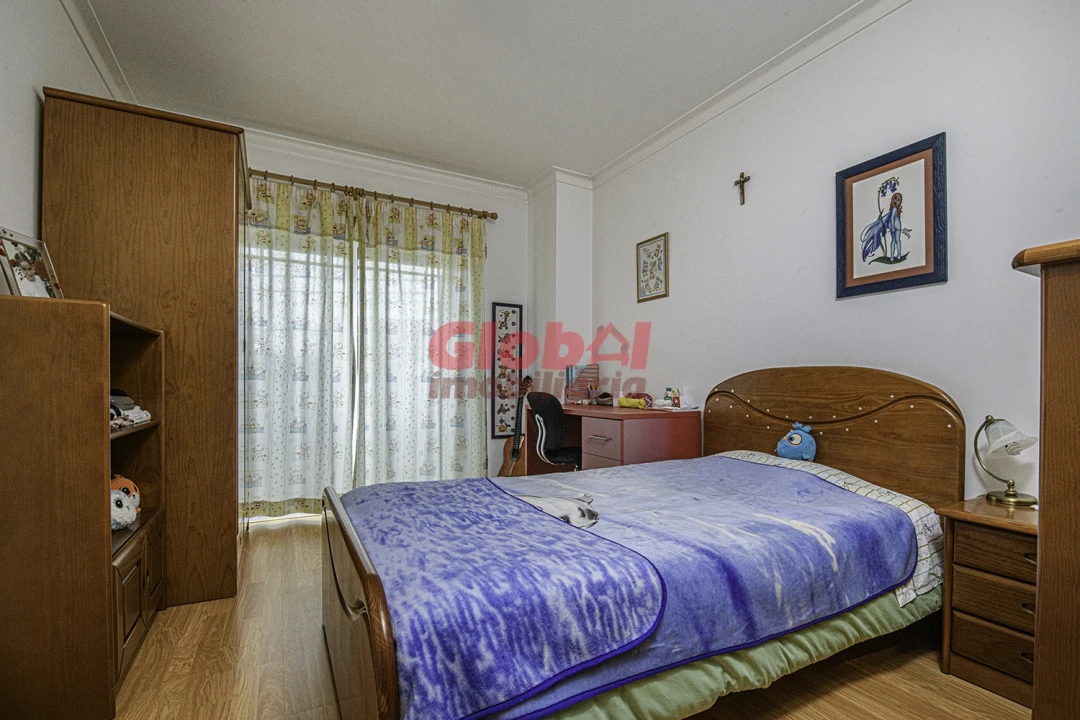 Moradia T4 para Venda em Orgens Foto 14