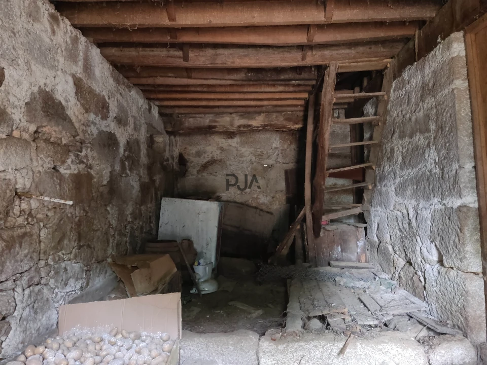 Moradia T5 para Venda em Sezures Foto 10