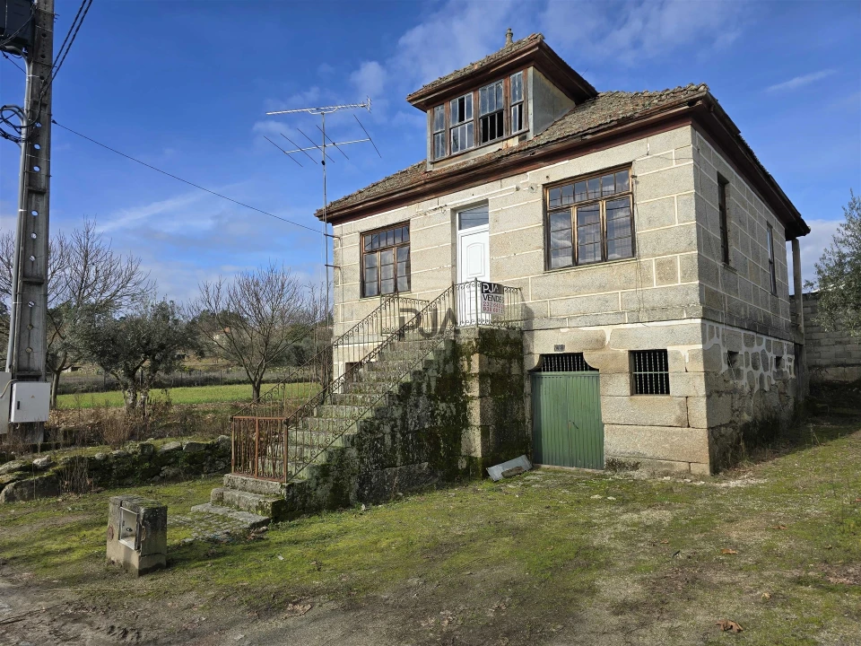 Moradia T5 para Venda em Sezures Foto 1