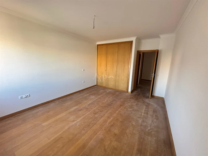 Apartamento T4 para Venda em Viseu Foto 4