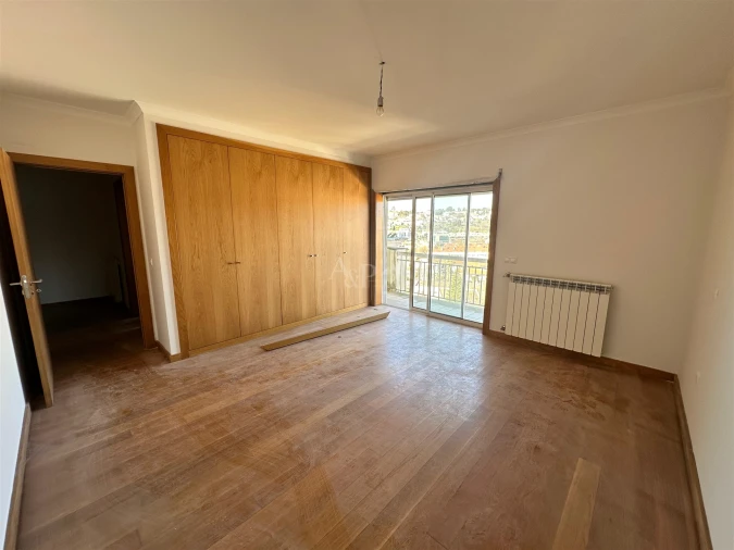 Apartamento T4 para Venda em Viseu Foto 5