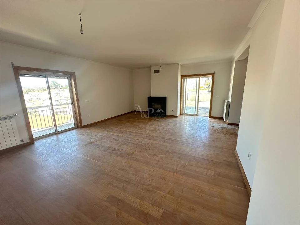 Apartamento T4 para Venda em Viseu Foto 3