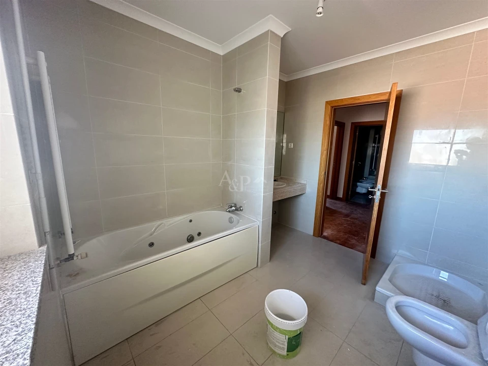 Apartamento T4 para Venda em Viseu Foto 6