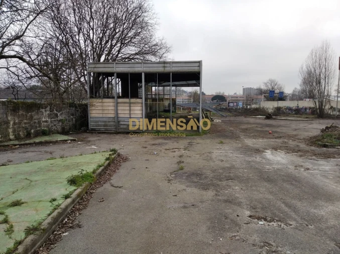 Terreno Comércio / Armazém para Arrendamento em Paranhos Foto 6