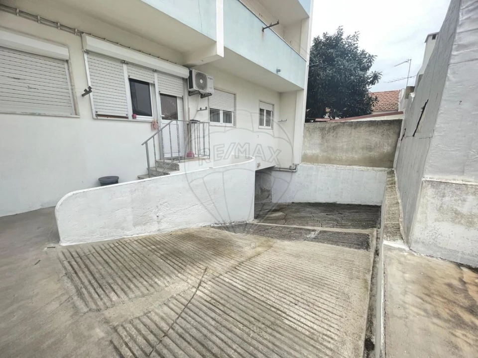 Garagem para Venda em Alto do Seixalinho, Santo André e Verderena Foto 3