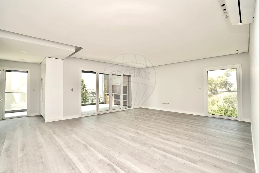 Apartamento T3 para Venda em Alverca do Ribatejo e Sobralinho Foto 1