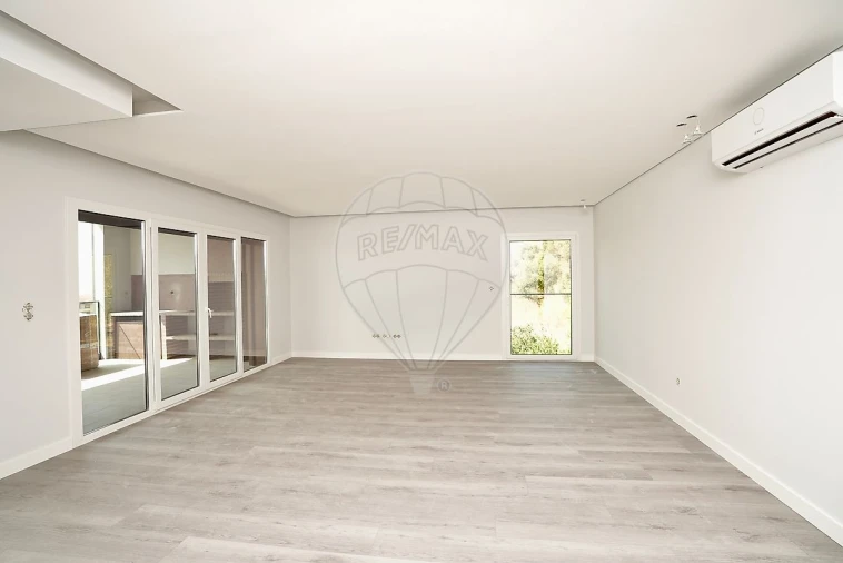 Apartamento T3 para Venda em Alverca do Ribatejo e Sobralinho Foto 3