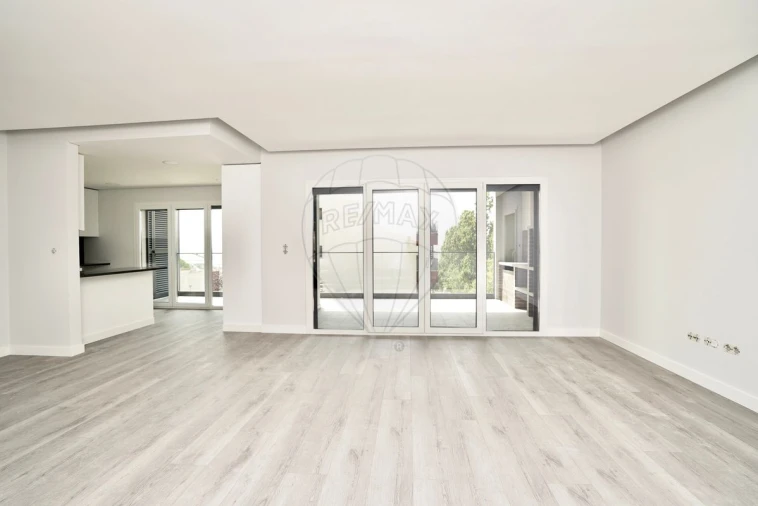 Apartamento T3 para Venda em Alverca do Ribatejo e Sobralinho Foto 2