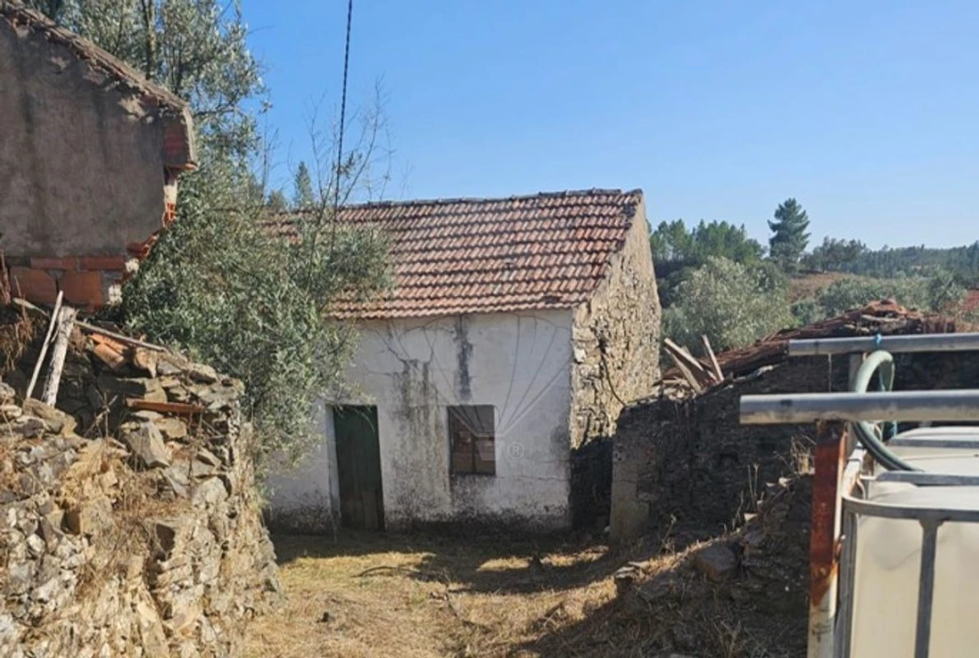 Moradia T2 para Venda em Proença-A-Nova e Peral Foto 1