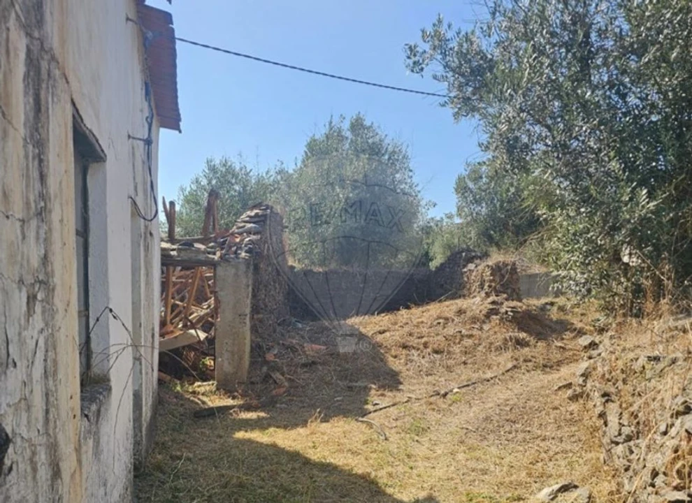 Moradia T2 para Venda em Proença-A-Nova e Peral Foto 2