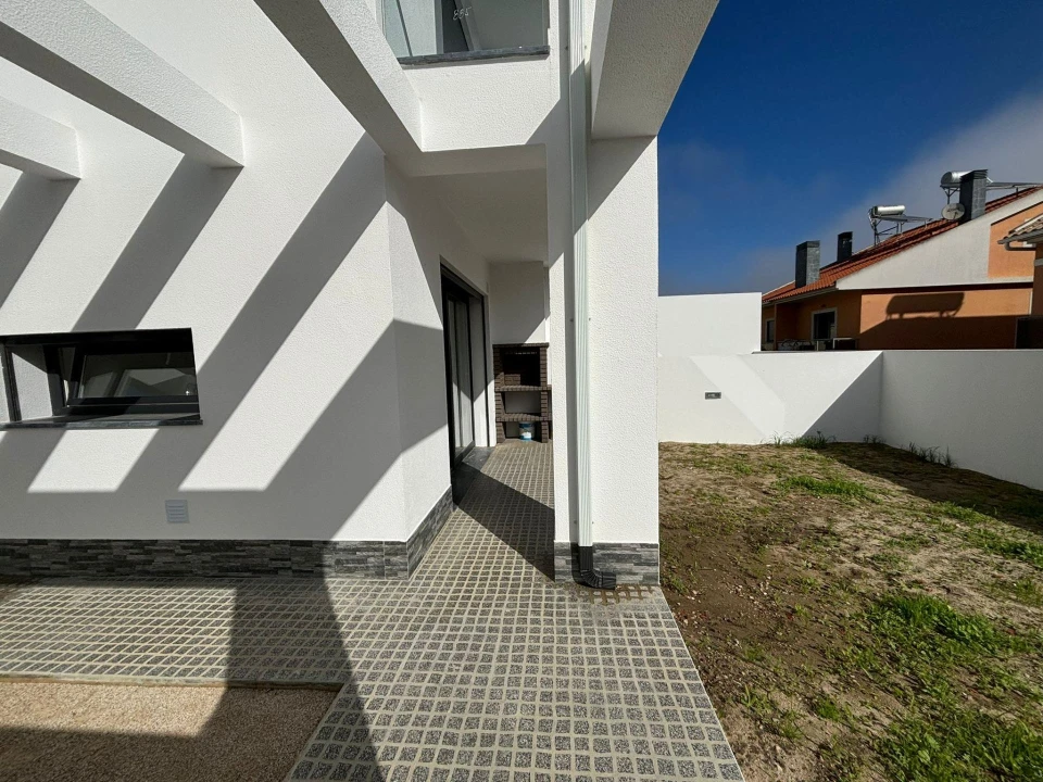 Moradia T4 para Venda em Fernao Ferro Foto 1