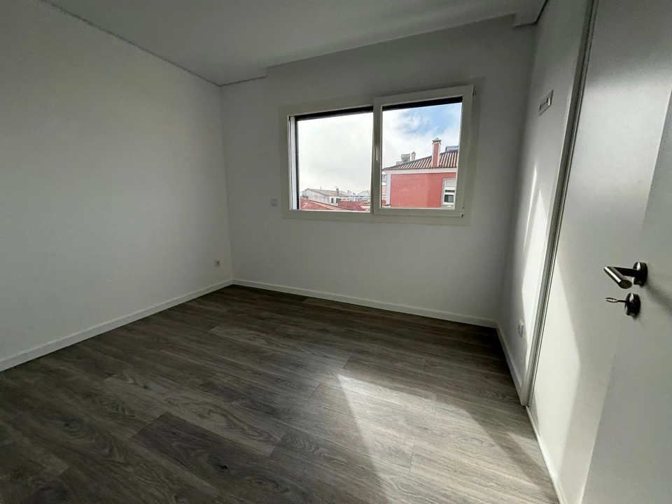 Moradia T4 para Venda em Fernao Ferro Foto 16