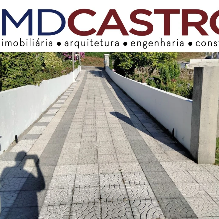 Moradia T5 para Venda em Miranda Foto 23