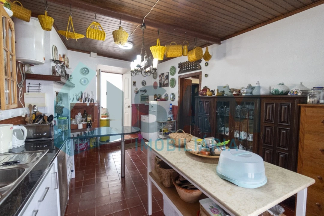 Quinta T4 para Venda em Miragaia e Marteleira Foto 10