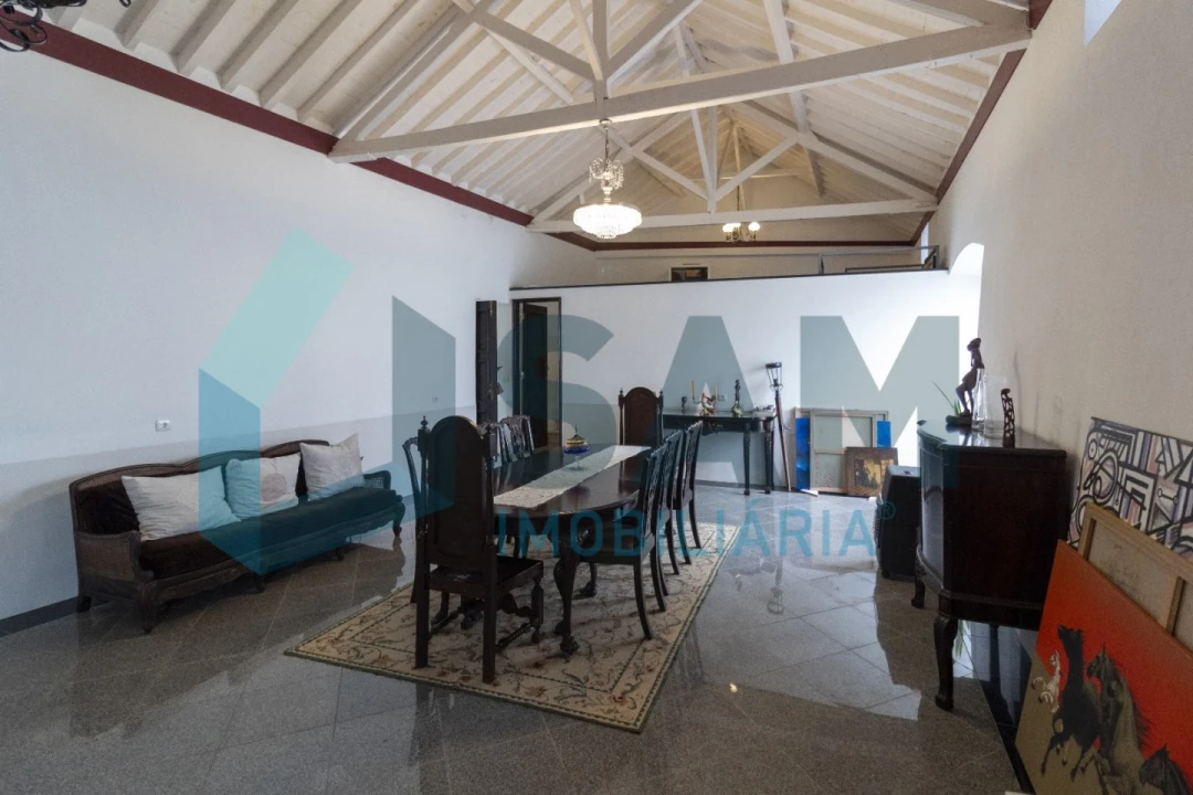 Quinta T4 para Venda em Miragaia e Marteleira Foto 15