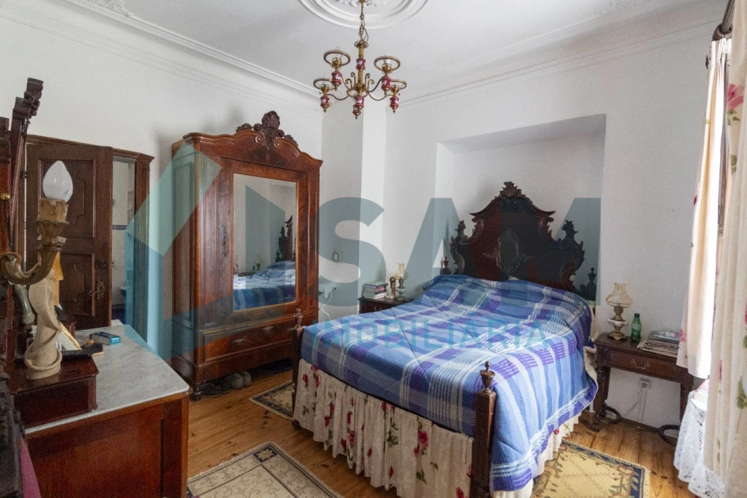 Quinta T4 para Venda em Miragaia e Marteleira Foto 23