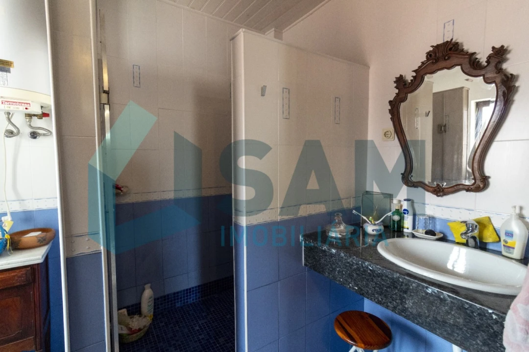 Quinta T4 para Venda em Miragaia e Marteleira Foto 32