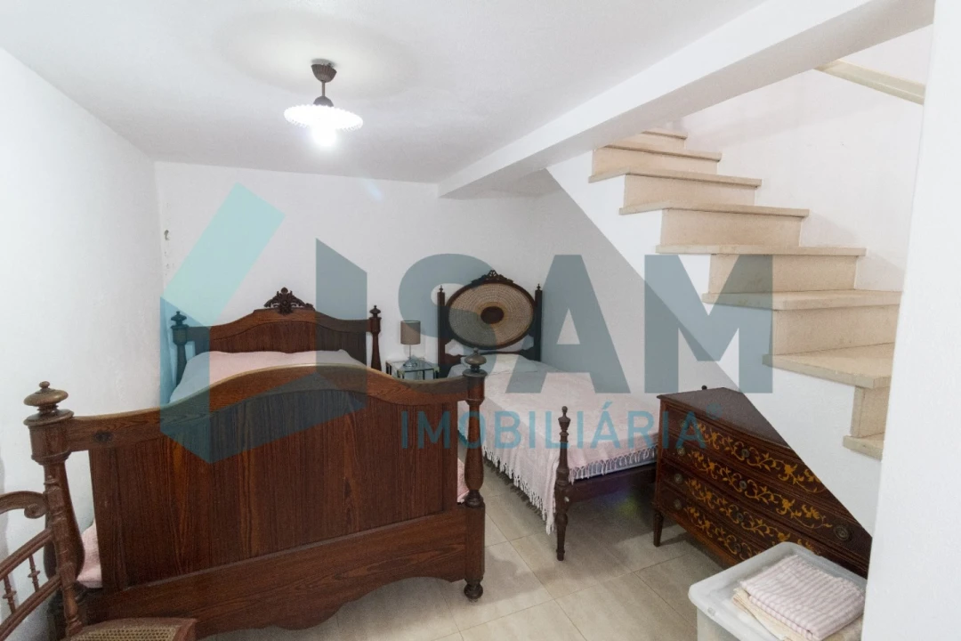 Quinta T4 para Venda em Miragaia e Marteleira Foto 51