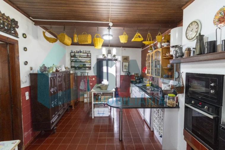 Quinta T4 para Venda em Miragaia e Marteleira Foto 9